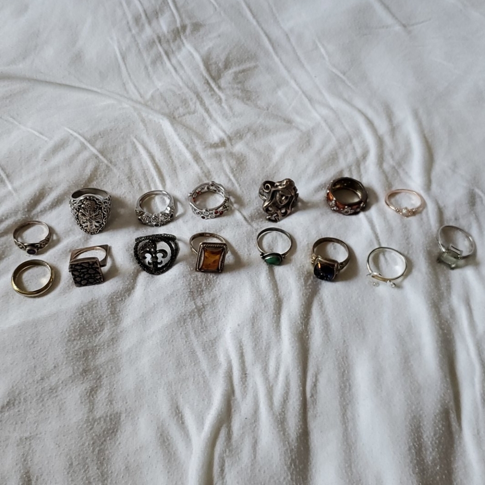 Lot of 15 rings
